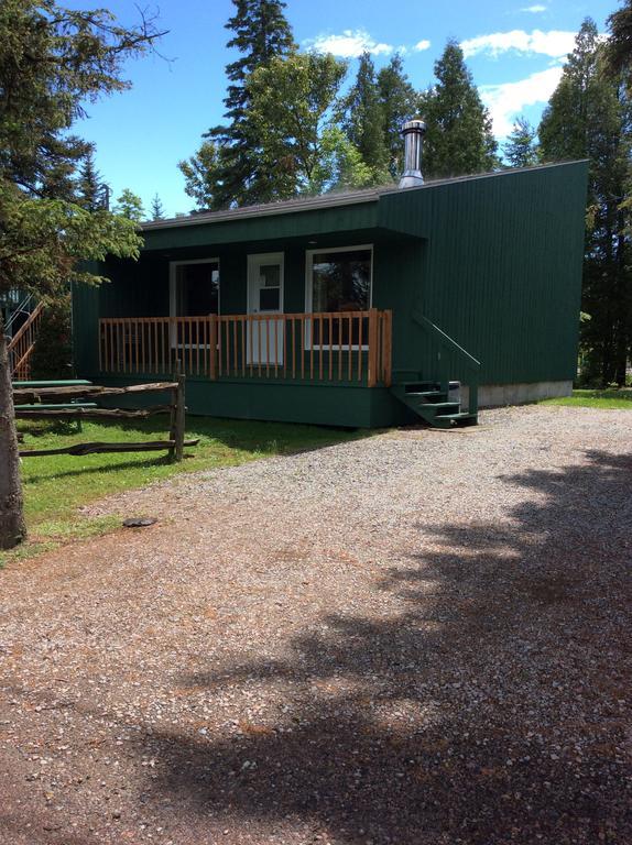 Camping Le 4 Chemins L'Anse-Saint-Jean Ngoại thất bức ảnh